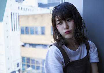 女性モデルのビューティー・ポートレート撮影作品 撮影:小原 聡太(東京拠点のフォトグラファー)