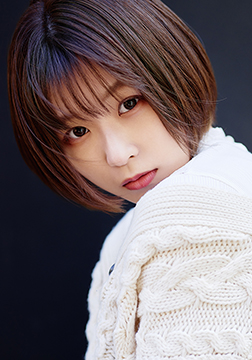 女性モデルのビューティー・ポートレート撮影作品 撮影:小原 聡太(東京拠点のフォトグラファー)