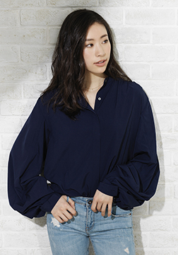 女性モデルのファッション・ビューティー撮影作品 撮影:小原 聡太(東京拠点のフォトグラファー)