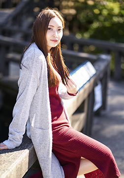 女性モデルのビューティー・ポートレート撮影作品 撮影:小原 聡太(東京拠点のフォトグラファー)