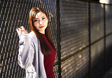 女性モデルのビューティー・ポートレート撮影作品 撮影:小原 聡太(東京拠点のフォトグラファー)