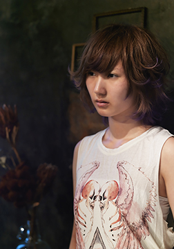 女性モデルのファッション撮影、ヘアサロン向けサロンスタイルの作品撮り 撮影:小原 聡太(東京拠点のフォトグラファー)